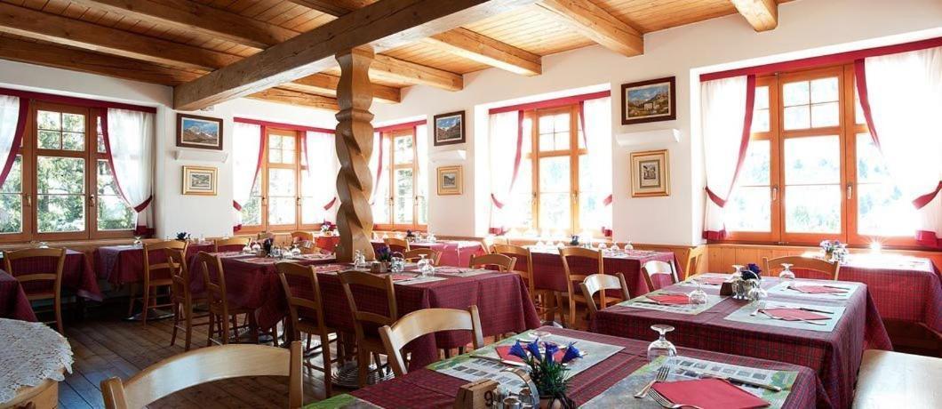 Rifugio Ghiacciaio Dei Forni Hotel Valfurva Exterior foto
